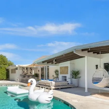 The Presidential House: Exclusive Mountain Views & Amenities Villa